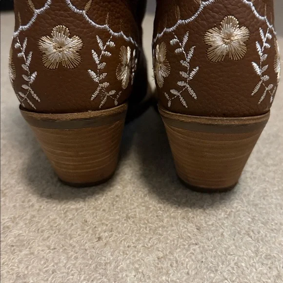 Dingo Brown and White Embroidered Heeled Boots - Picture 4 of 10